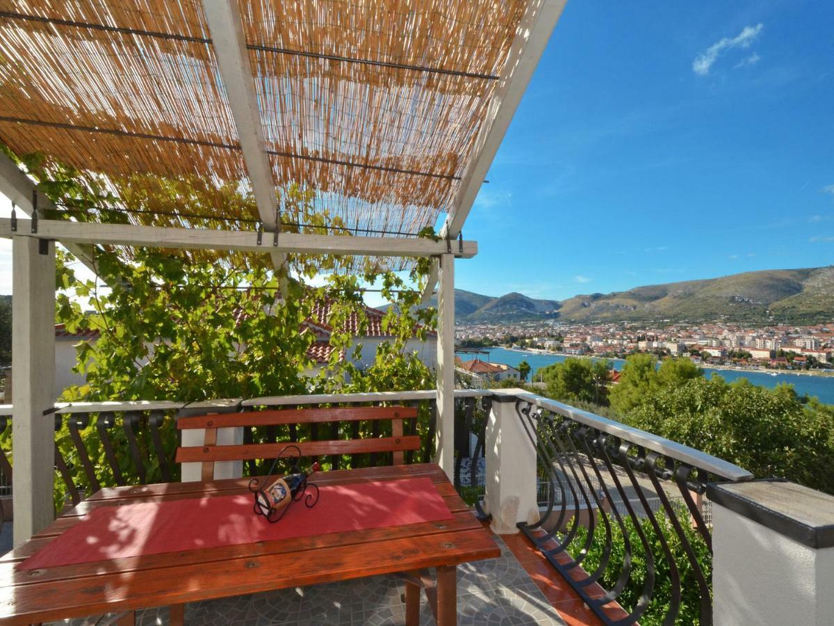 Apartment Poseidon Trogir Exterior photo